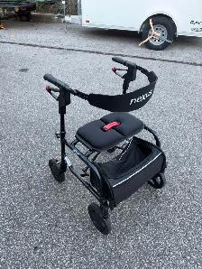 NEXUS WALKER ROLLATOR