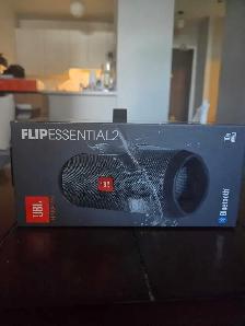 Selling JBL FLIP ESSENTIALS 2 BLUETOOTH SPEAKER $80