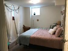 Beautiful, Bright & Modern 1 Bedroom 2 Wash Basement Apartment - Photo 5