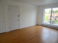 41/2. Longueuil ( St-Hubert ).   1290$  mois. - Photo 4