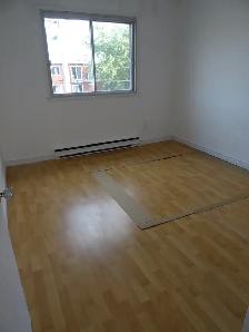 41/2. Longueuil ( St-Hubert ).   1290$  mois. - Photo 6