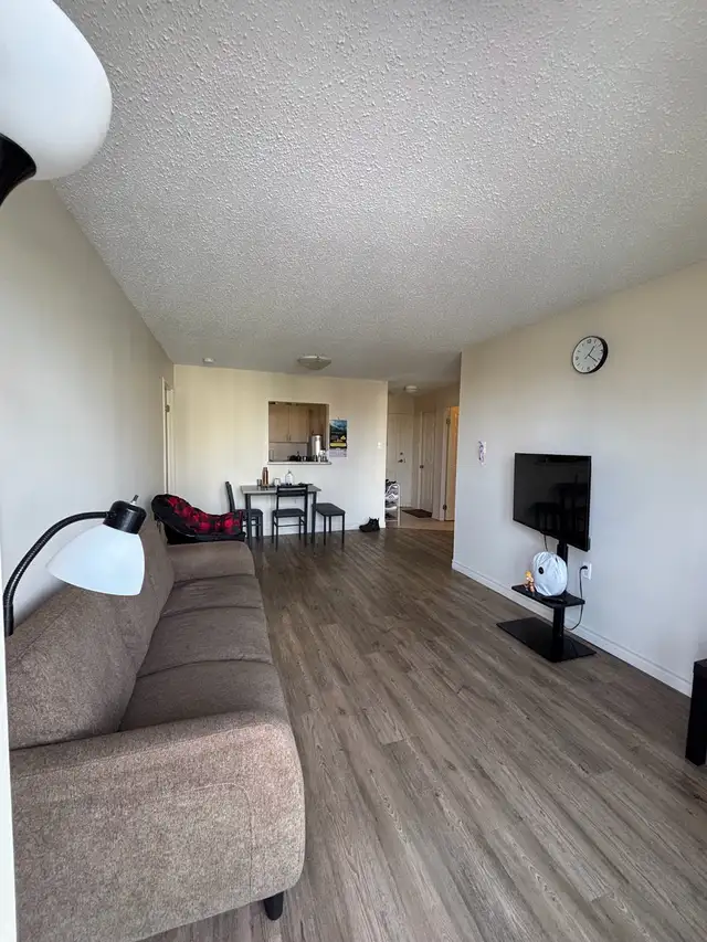 Spacious 2 Bed, 2 Bath apartment– Lease Takeover (Lo