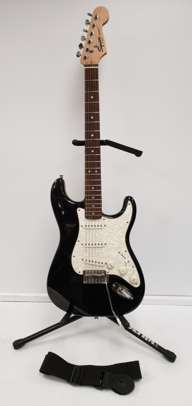 (9923984) Squier STRAT Electric Guitar