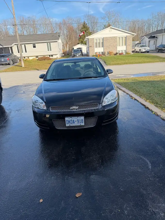 2013 Chevy impala 79 000kms 6000$ obo