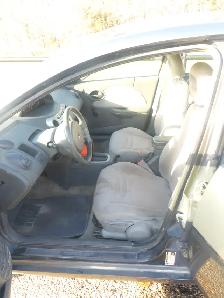 2004 Saturn ION Sedan 4 Door FWD - Photo 8