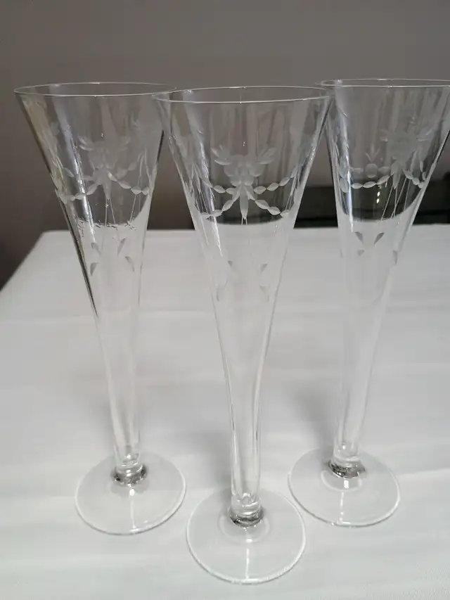 3-Vintage etched champagne flutes / cordial flutes