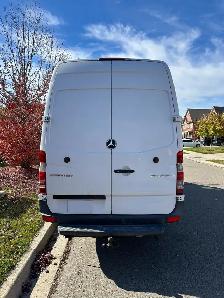 Mercedes-Benz Sprinter Van - Photo 3