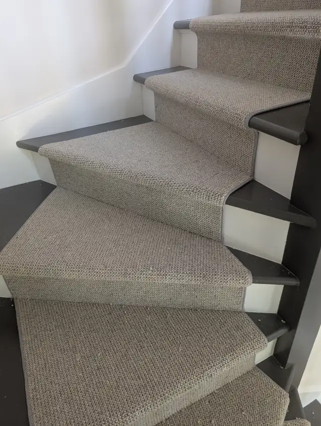 FLOOR INSTALLER