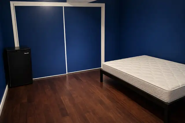 Couples private bedroom room for rent rental   free utilities