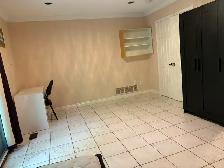 Walk to UTM- room for rent availably now - Photo 6