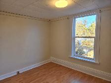 Newly Renovated 3-Bedroom Semi-Detached Home - Photo 14