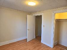 Newly Renovated 3-Bedroom Semi-Detached Home - Photo 15