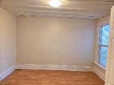 Newly Renovated 3-Bedroom Semi-Detached Home - Photo 16