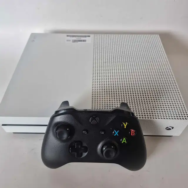 Microsoft Xbox One S 1TB Console (32907774)