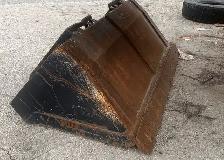HLA 66in Heavy Duty Skid Steer Bucket - 15.5 cu ft - Photo 3