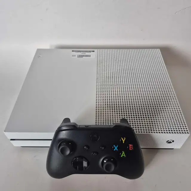 Microsoft Xbox One S 1TB Console With Controller (33008335)