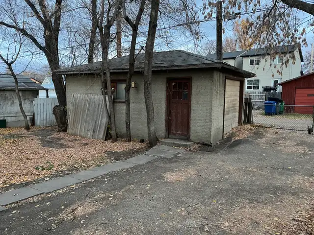 2 bedroom main floor