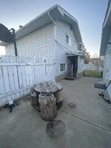 Bedroom available for rent in Rundle NE - Photo 2