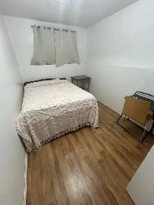Bedroom available for rent in Rundle NE - Photo 3