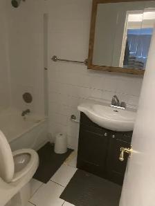 Bedroom available for rent in Rundle NE - Photo 4
