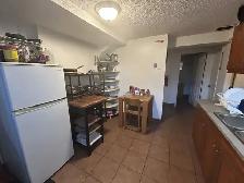 Bedroom available for rent in Rundle NE - Photo 6