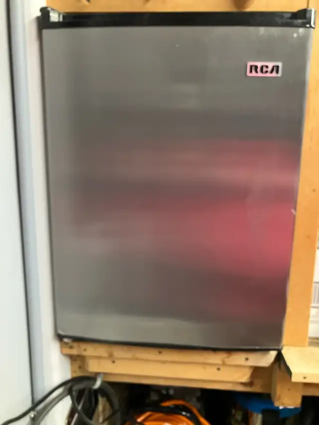 Bar Fridge works great