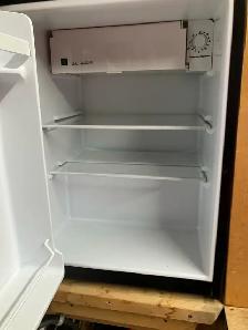 Bar Fridge works great - Photo 2