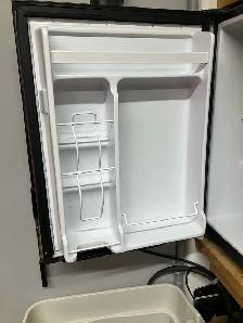 Bar Fridge works great - Photo 3