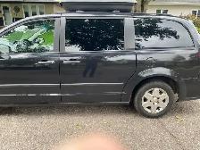 Dodge Grand Caravan - Photo 3