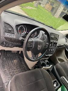 Dodge Grand Caravan - Photo 9