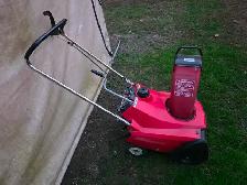 Honda HS35 Snowblower 4 Stroke In Running Condition - Photo 10