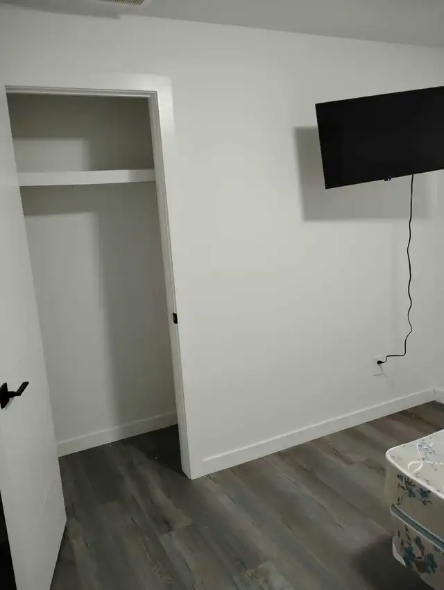 Move-In Ready 1-Bedroom Suite Furnished Utilities Included