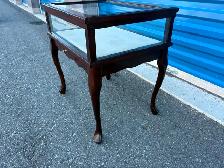 Beautiful Display Side Table - Photo 4
