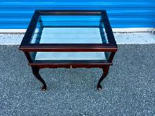 Beautiful Display Side Table - Photo 9