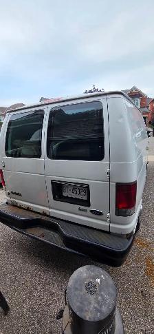 2010 Ford E-150 Econoline Cargo Van — Mechanic Special / As-Is - Photo 8