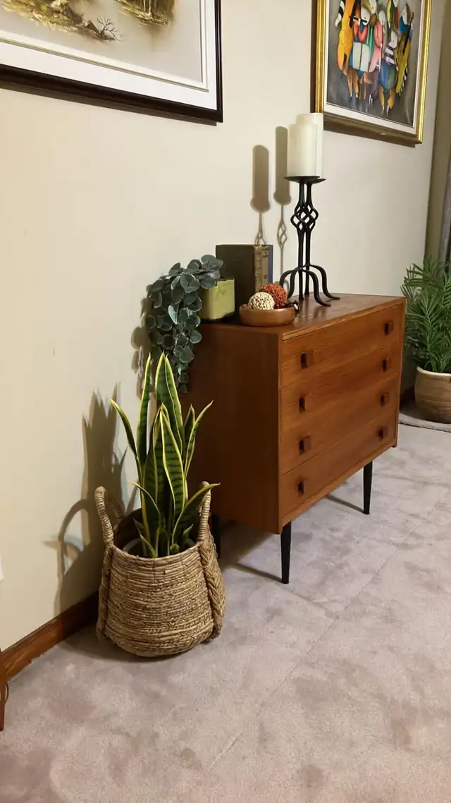 Mid century. TEAK TECK. Buffet, grande table chevet , commode, d