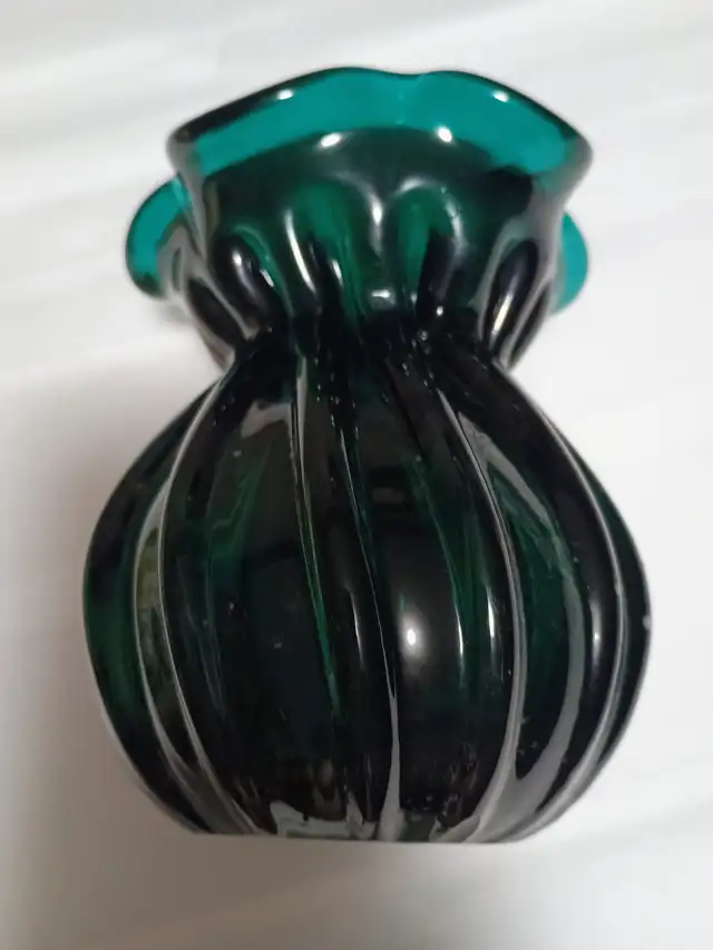 Hand Blown Art Glass vase 5' tall, 4' wide