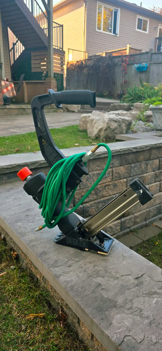 HAUSSMANN Floor Nailer