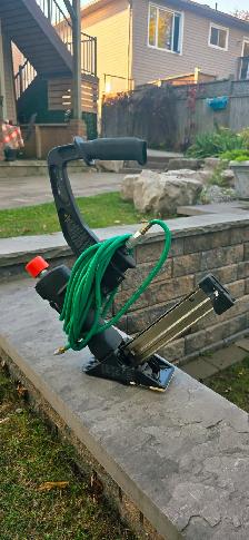 HAUSSMANN Floor Nailer