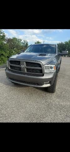 2012 dodge ram 1500 quad cab, 5.7L (safetied) - Photo 2