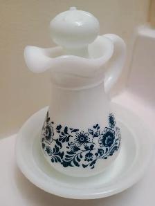 Avon Delft Blue White Milk Glass Pitcher (Decanter) & Basin Set - Photo 2