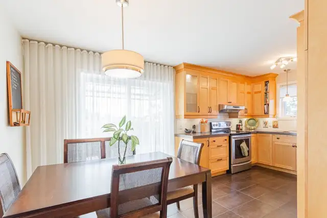 5½ 3 chambres stationnement 1920$/mois centre-ville 17 min