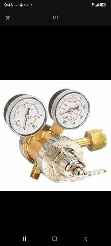 MILLER TWO STAGE GAS REGULATOR
