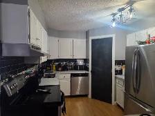 Small room for rent in inner city. Available dec 1st - Photo 3
