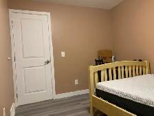 Spacious main floor&basement Rm in Banff Trail close to UC/SAIT - Photo 3