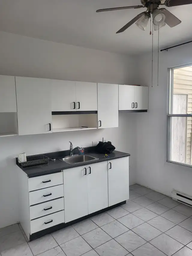 2 1/2 à louer,rue Ethel,Verdun,5 min métro de l'Eglise,875$/mois