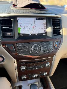 2017 Nissan Pathfinder Platinum-Top Trim! - Photo 8