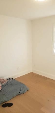 Bright Room for rent on upper level whitby - Photo 4