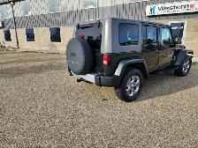 2010 Jeep Wrangler Unlimited Sahara 4x4 - Photo 3