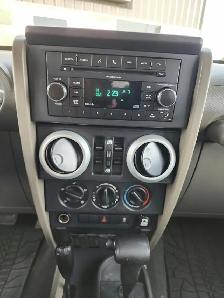 2010 Jeep Wrangler Unlimited Sahara 4x4 - Photo 5